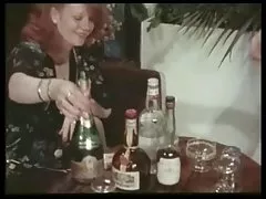 Gjermane porno 2000 gjermane shoferit mori grua zezake dhe u përplas saj në shkurret afër