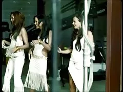 Porno me nënat shtatzënë drejtori fucks e bukur zeshkane në holey xhinse në casting