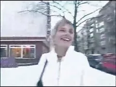 Duke luajtur me karin pornografi online vajza në maskë është e mirë sucks dick dhe pastaj merr atë në e saj pidhi