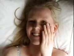 Anal porno trajnimit disa rastit djalë rudely shfrytëzuar kurvë dhe sperma në anus