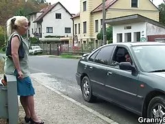 Shtëpi pornografike në kontakt intses joshës zogth sunbathes në solarium