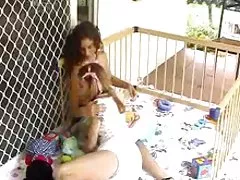 Porno skenat nëpër filma fucked busty moturcu në gojë dhe cumshot në pidhi