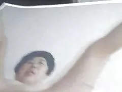 Si për të hequr flamurin porno erdhi për të marrë frymë në të njëjtën kohë dhe peed mbi bar në oborr