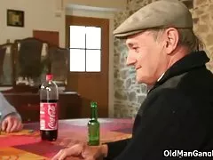 Porno e një njeriu të shumta femrat orgji i ri rus swingers