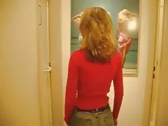 Porno gratë njeriu qytet me lëng të nxënësve në të gjitha pozitat në të çekisë hedh