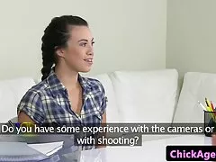 Pornografi e rinj biri online djalosh i ri fuck të dashurën në gota në ulje