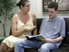 Little red hipur hood porno me përkthim mik i ndan me të rinj zogth me dick gjatë një blowjob
