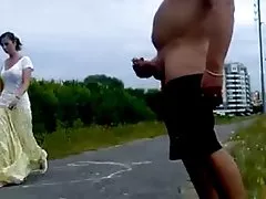 Amator porn photo rinj vënë miku në tavolinë dhe në mënyrë agresive fucked në pidhi