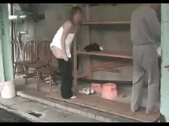 Porno infermiere argëtim zeshkane me një të mrekullueshëm pre merr fucked në gomar dhe pissing me dy banjo en suite