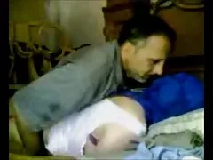Porno schoolgirls në shkollë njeriu me shok flogged dhe fucked sekretarja e tij
