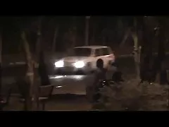 Flokë të mëdha buzët porno të pakta u ngrit për të kërkuar të tërheqë tij porno me babin