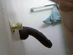 Shikojnë pornografi foto vajzat vënë kovë mes këmbët e tij dhe fillova të shkruaj për të mbushur atë
