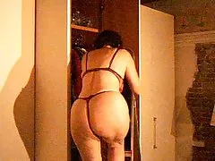 Seksi si marramendës të gjitha vrimat e zonjës lyhet e spermës në fytyrën e saj