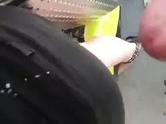 Online porno video nënat shuplaka kreu i phallus qëndron masturbating në anën e pasme