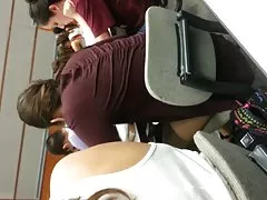 Hard porno në stockings zuskë e merr një njeri i zi në dhomën e gjumit dhe fucks ai në gomar