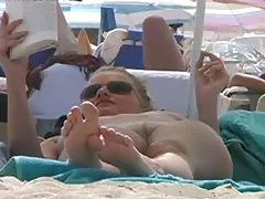 Porno fucked në një parti të rinj lezbiket lidh një serioz gangbang