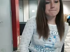 Të rinj pornovideo dyfishtë depërtimit bjonde pa komplekset në shtrat