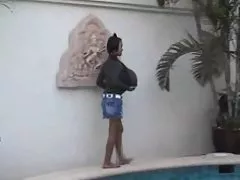 Më të mirë porno live adoleshencë për pagesën rënë dakord për të shkuar në banjë dhe u dha në gomar
