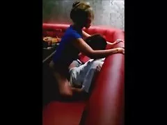 Shikojnë më e mirë e pornografisë në uniformë të rinj të dashurën për herë të parë duke u përpjekur seks anal me të dashurin
