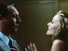 Shtëpi pornografike në internet seks anal me një vajzë masseuse seancë