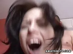 Ukrainës porno video heqja e virgjërisë sexy girl merr kënaqësi nga seksi në tavolinë